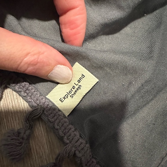 Charcoal gray cotton scarf with tassels - Picture 5 of 6